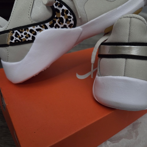 Nike Women's Cream Leopard Sneakers - Picture 6 of 10